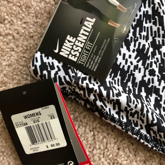 NWT Nike Pronto Essential Cropped Tight Size Small - Picture 3 of 8